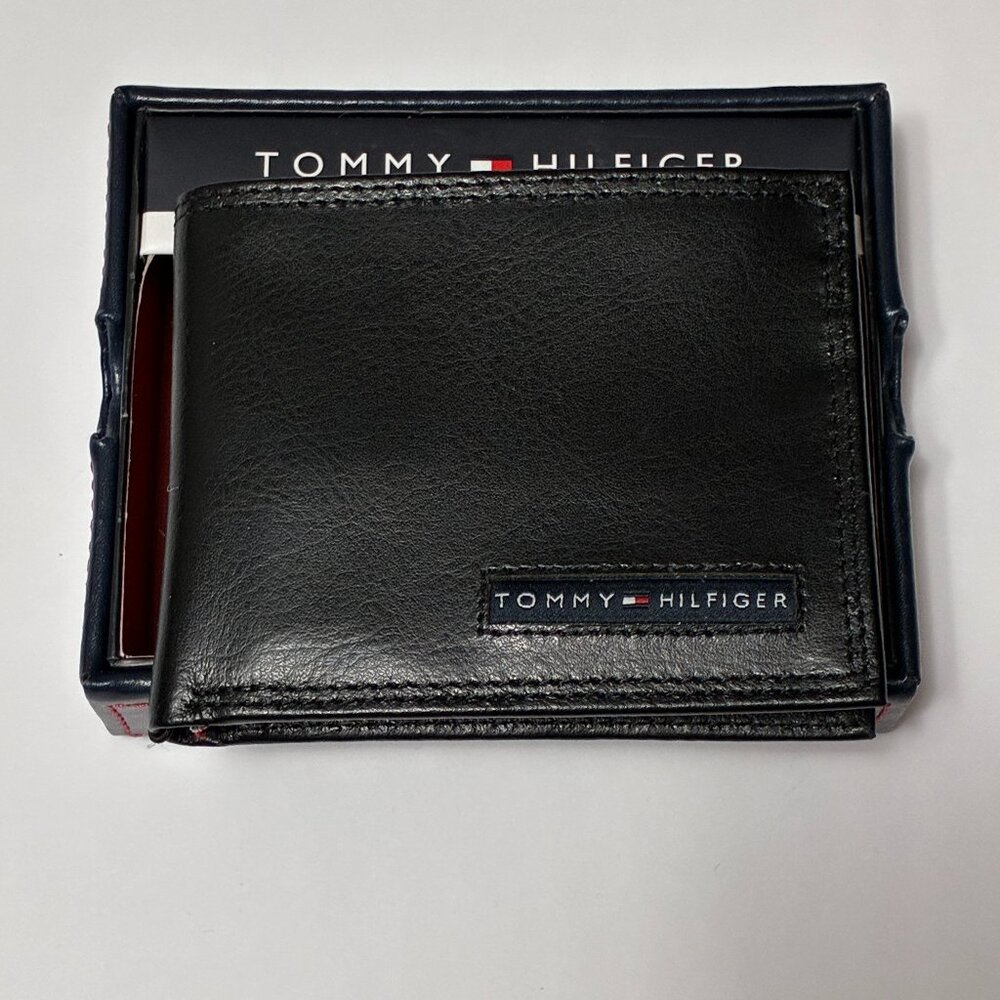 Tommy Hilfiger Mens Bifold Black Leather Wallet and Valet